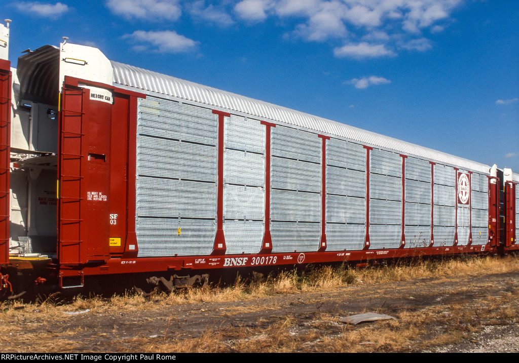 BNSF 300178, 89-ft Bi-Level Autorack car NEW at BRC Clearing Yard